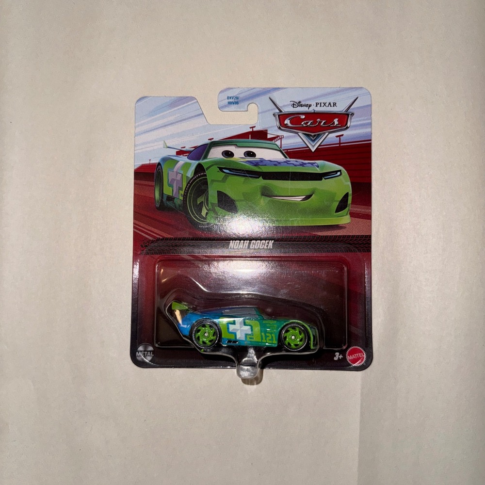Disney Pixar Cars Noah Gocek Clutch Aid 121 Next Gen Die-Cast Metal Mattel DXV29